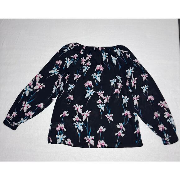 Floral Modest Blouse - Picture 2 of 9